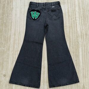 Wrangler Wanderer 622 High Rise
Flared Jeans Black Distressed Denim Womens 27x30